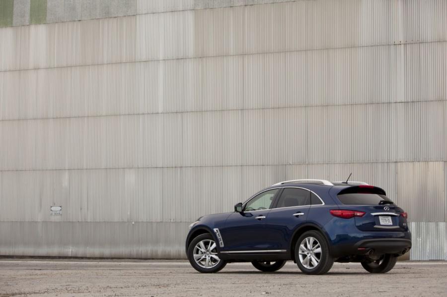  Infiniti FX37 2013 года  (фото 4 из 28)